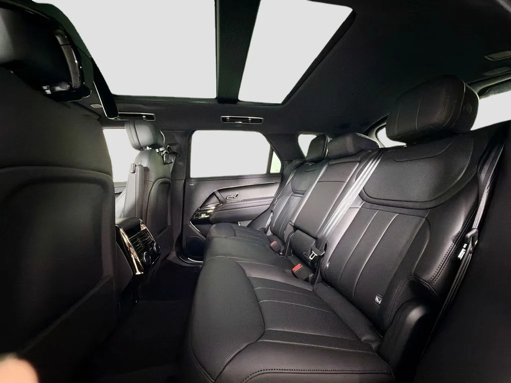 New 2026 Carpathian Grey Land Rover Dynamic SE image 26