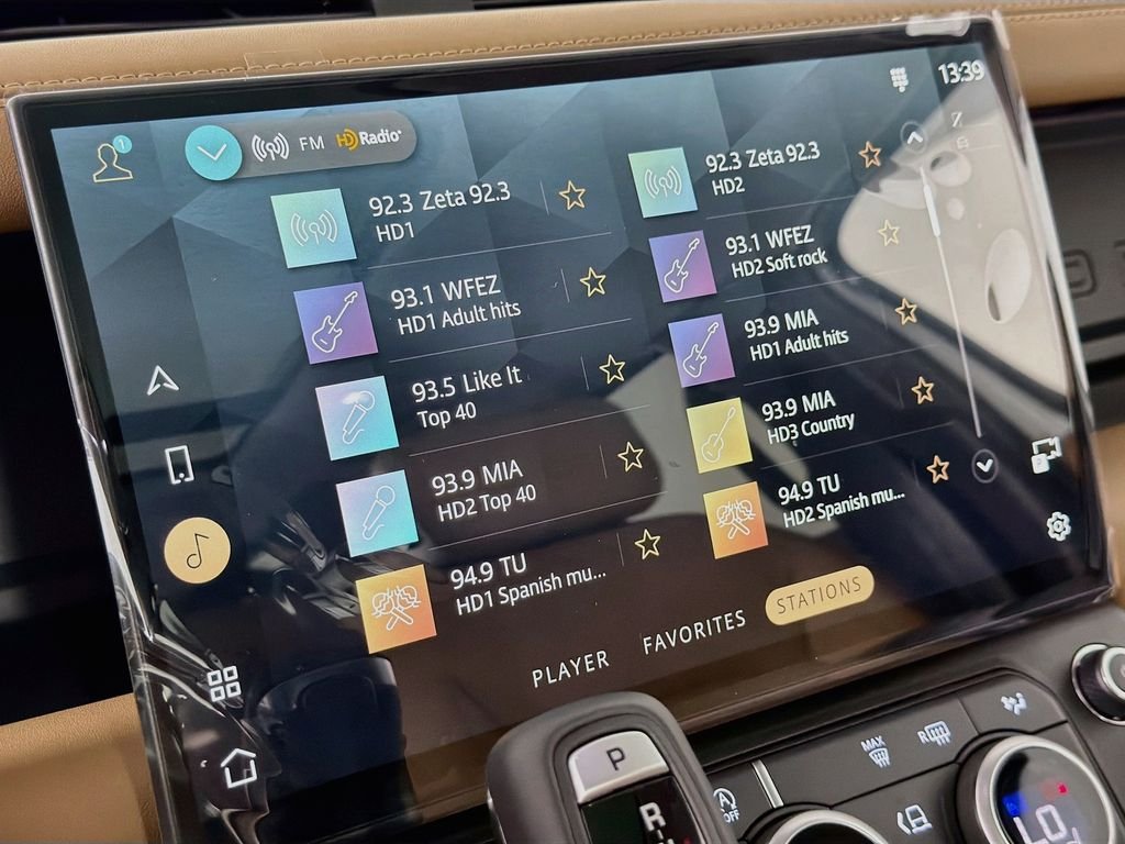 New 2026 Fuji White Land Rover X-Dynamic SE image 15