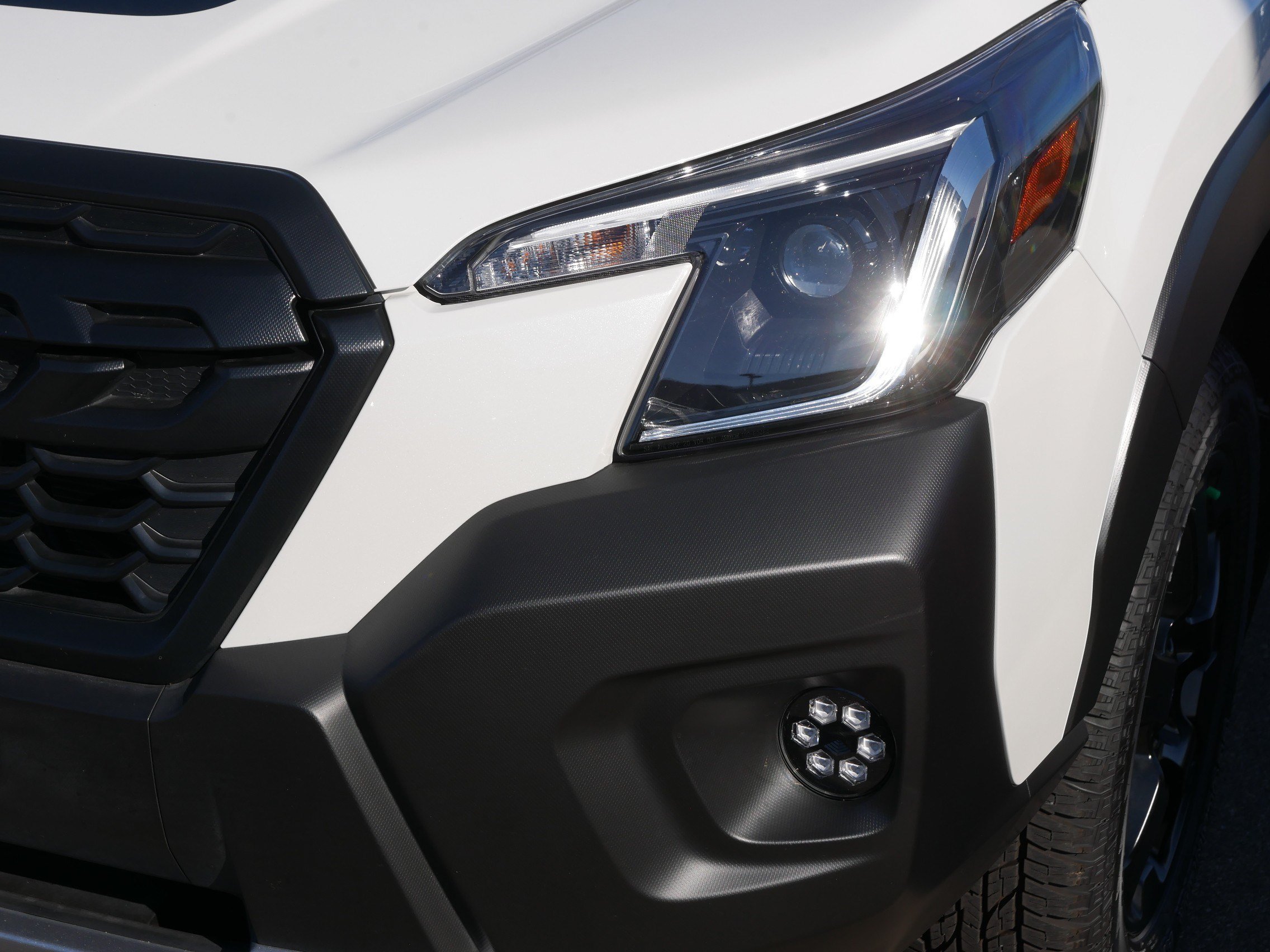 Certified Used 2025 Crystal White Pearl Subaru Wilderness image 16