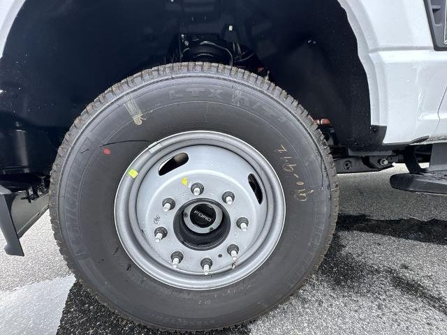 New 2026 Oxford White Ford F-350® XL image 23
