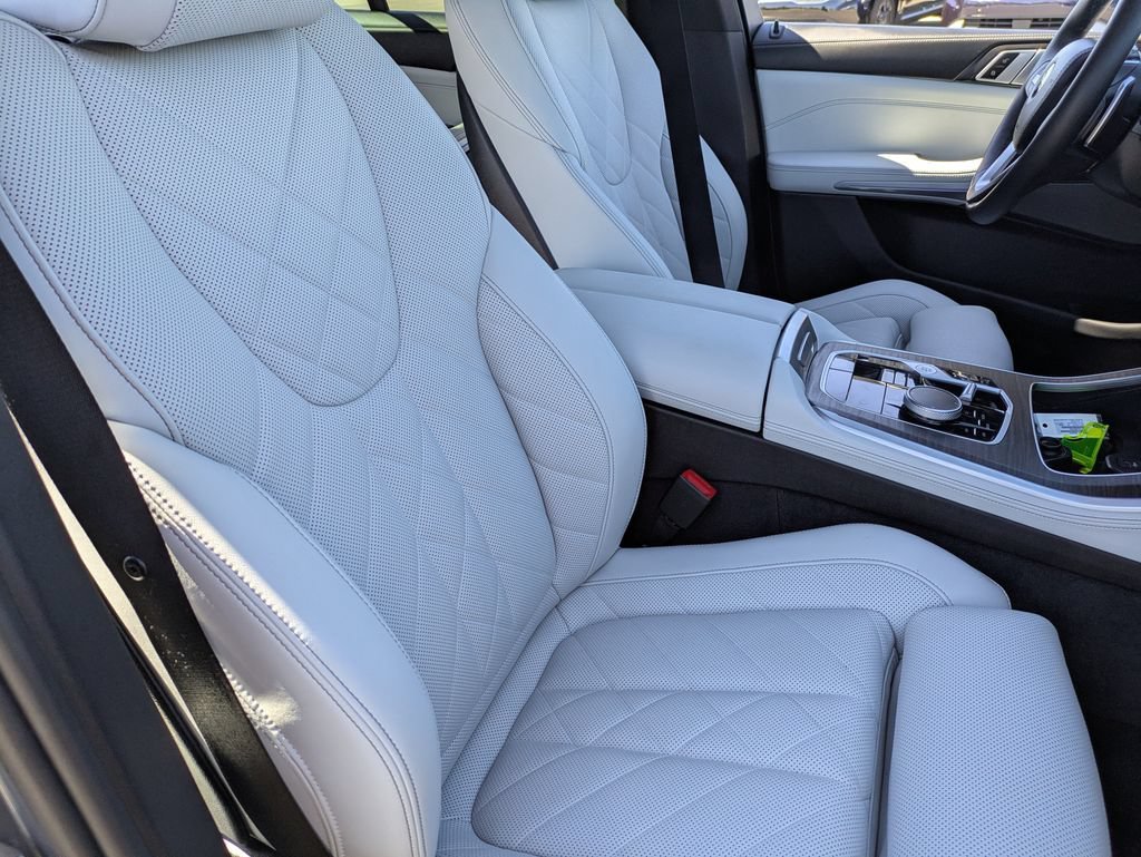 Used 2024 Skyscraper Grey Metallic BMW sDrive40i image 12