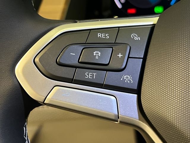 New 2026 Green Volkswagen 2.0T SE w/Technology image 14