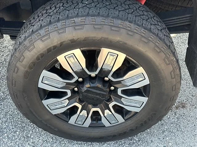 Used 2024  GMC Denali image 37