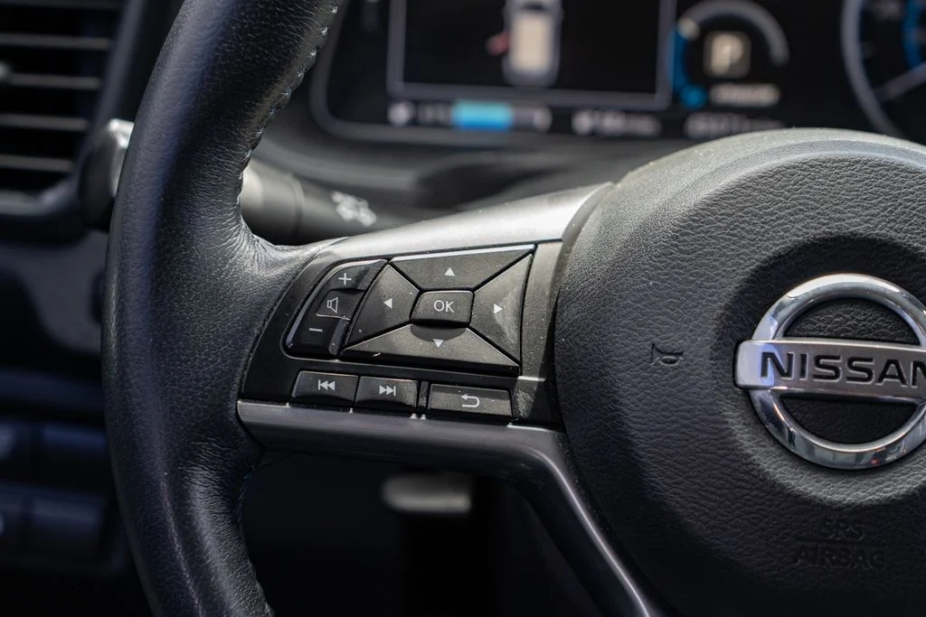 Used 2018 Blue Nissan SL image 13
