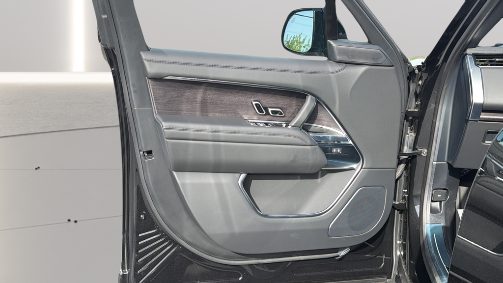 New 2026 Santorini Black Land Rover SE image 20