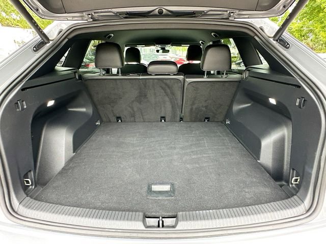 Used 2025  Volkswagen 2.0T SE w/Technology image 25