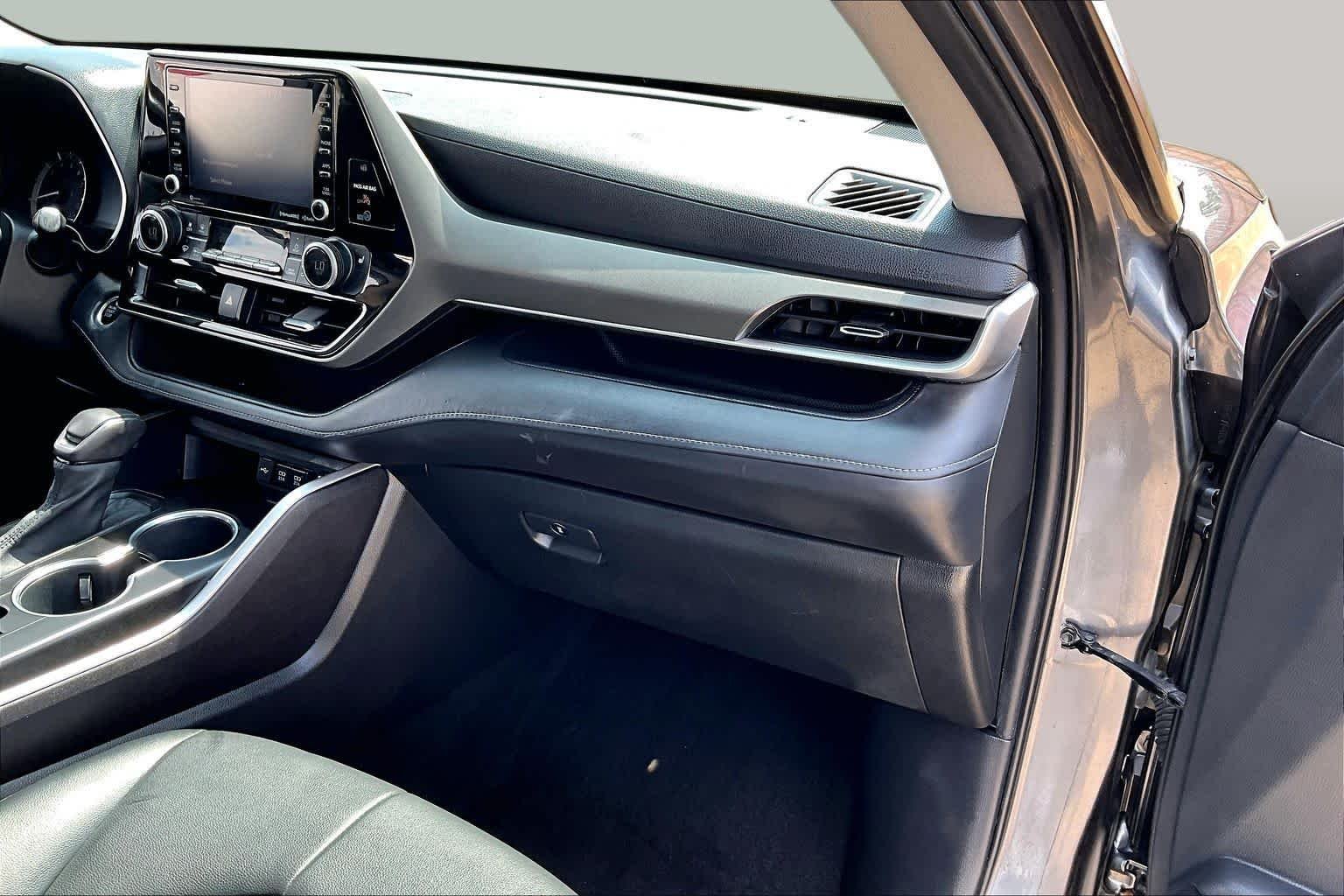 Used 2021 Magnetic Gray Metallic Toyota XLE image 18