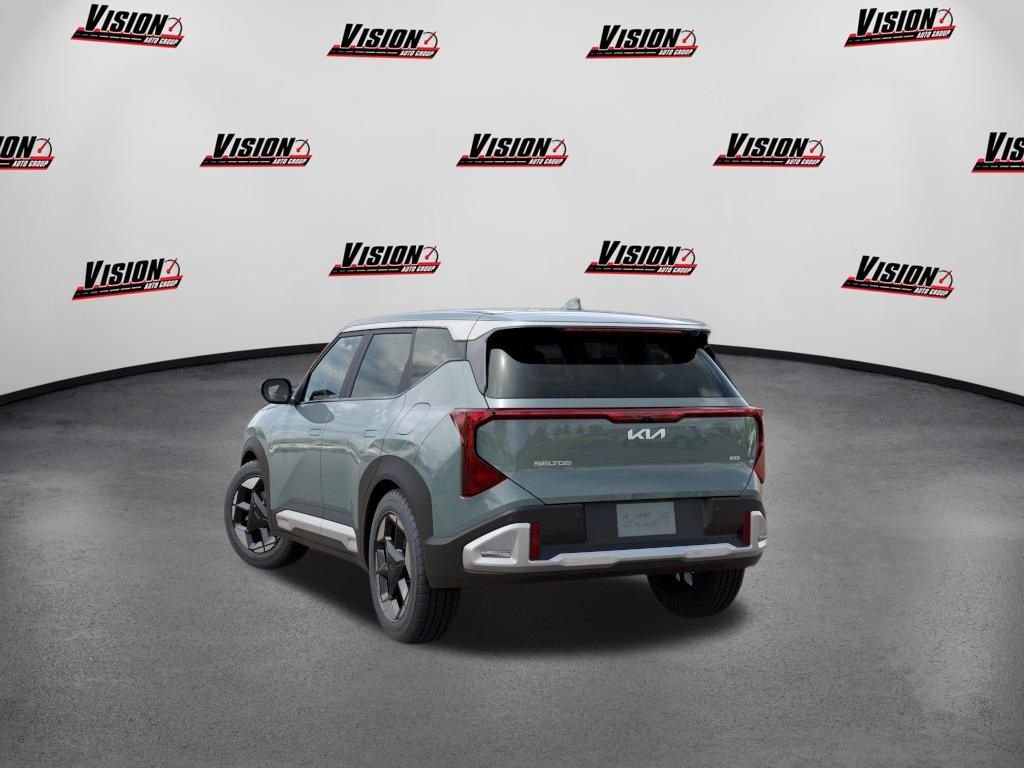 New 2027 Iceberg Green Kia S image 4