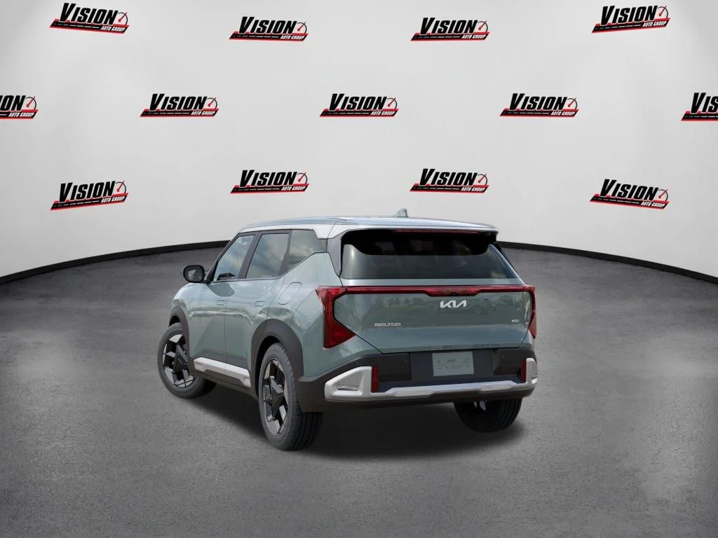 New 2027 Green Kia S image 4