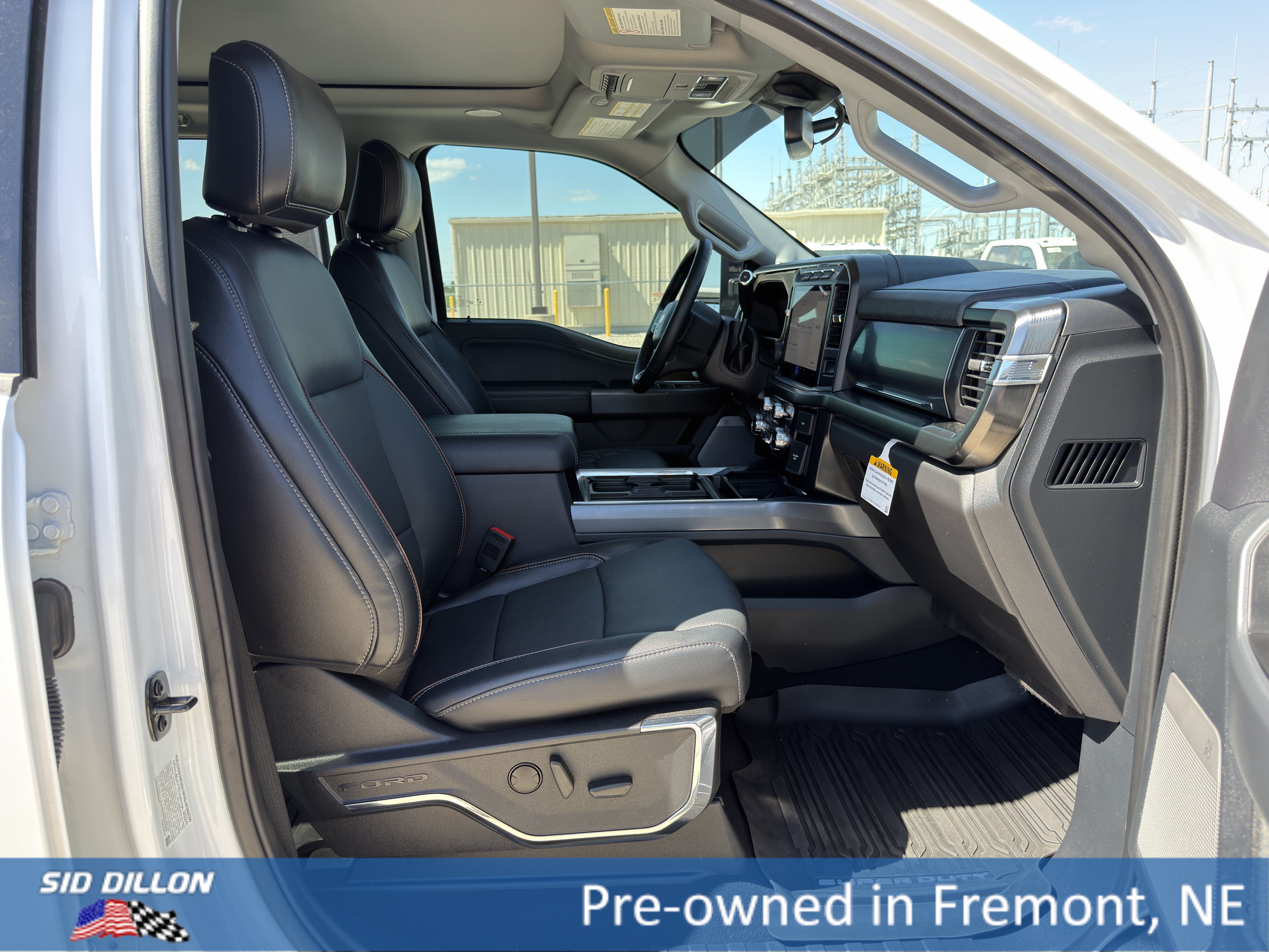 Used 2024 White Ford LARIAT image 19