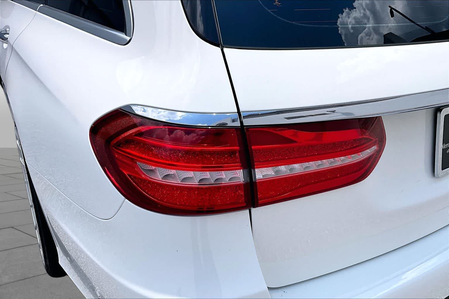 Used 2018 Polar White Mercedes-Benz E 400 image 28