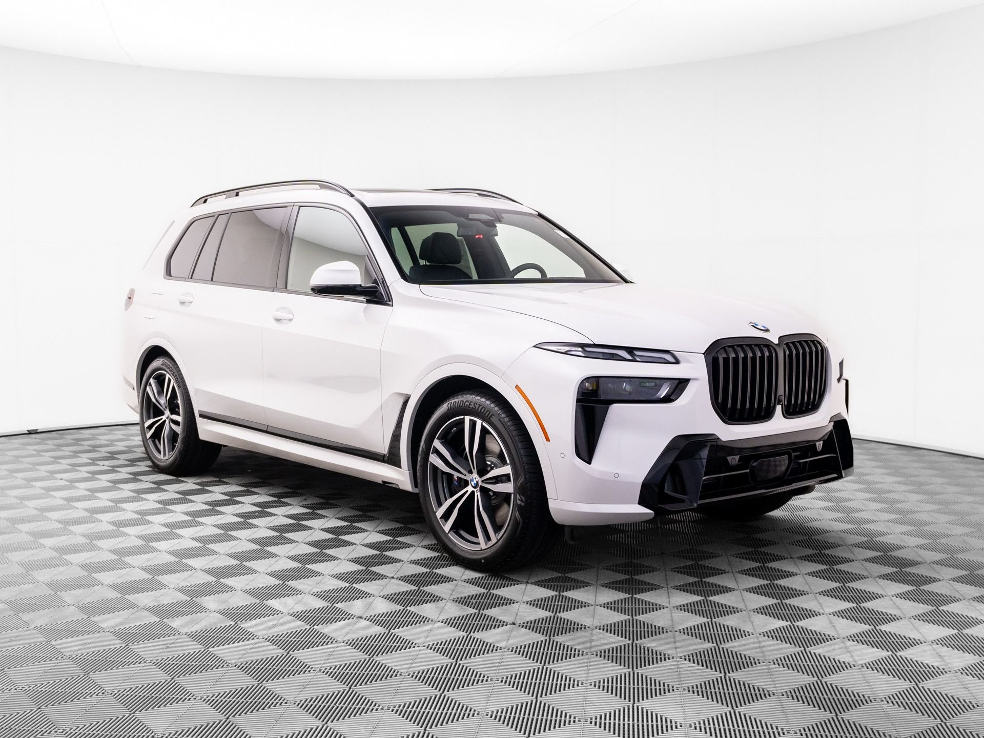 New 2027 Mineral White Metallic BMW xDrive40i image 9
