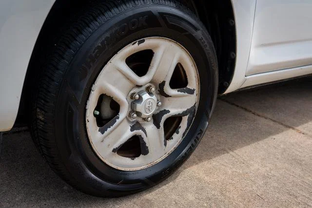 Used 2012 Super White Toyota Base image 15