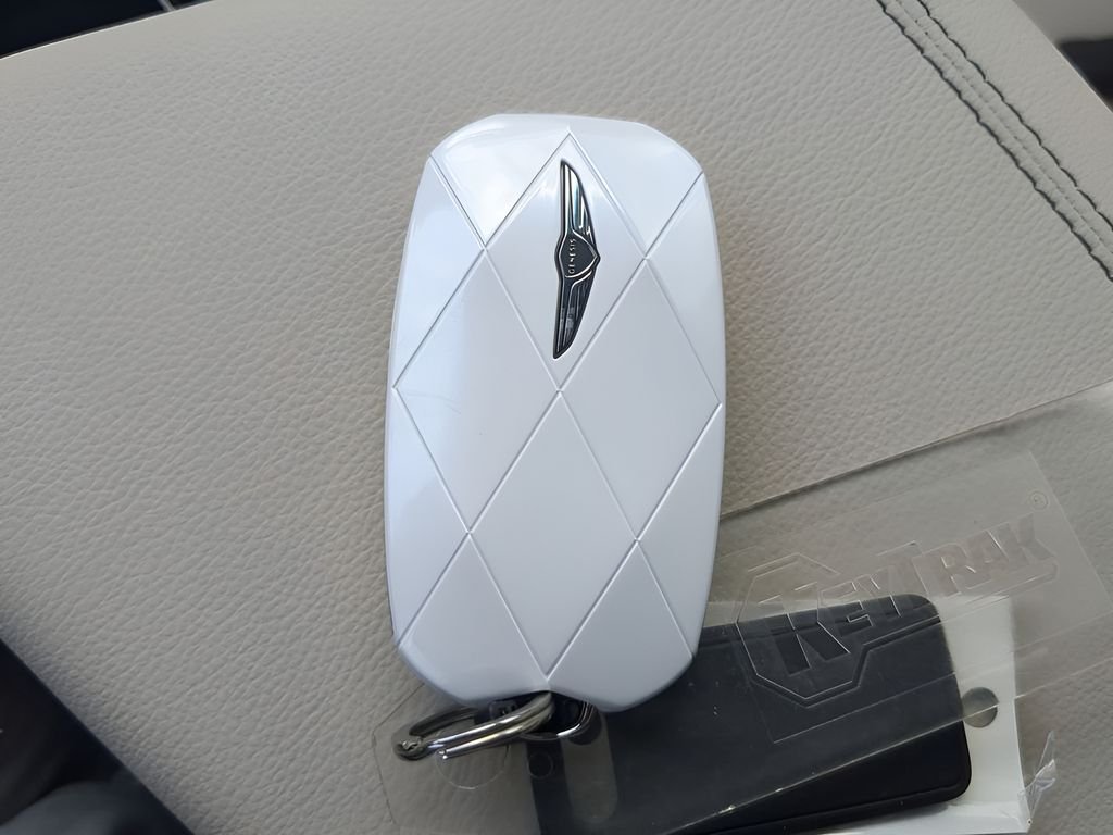 2026 GENESIS G70 Standard - Photo 26