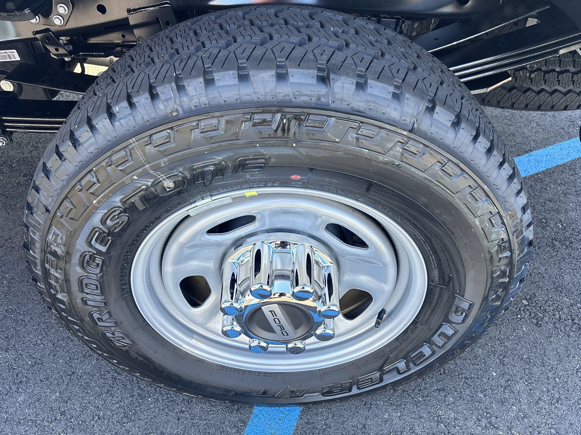 New 2027 Oxford White Ford F-350® XL image 17