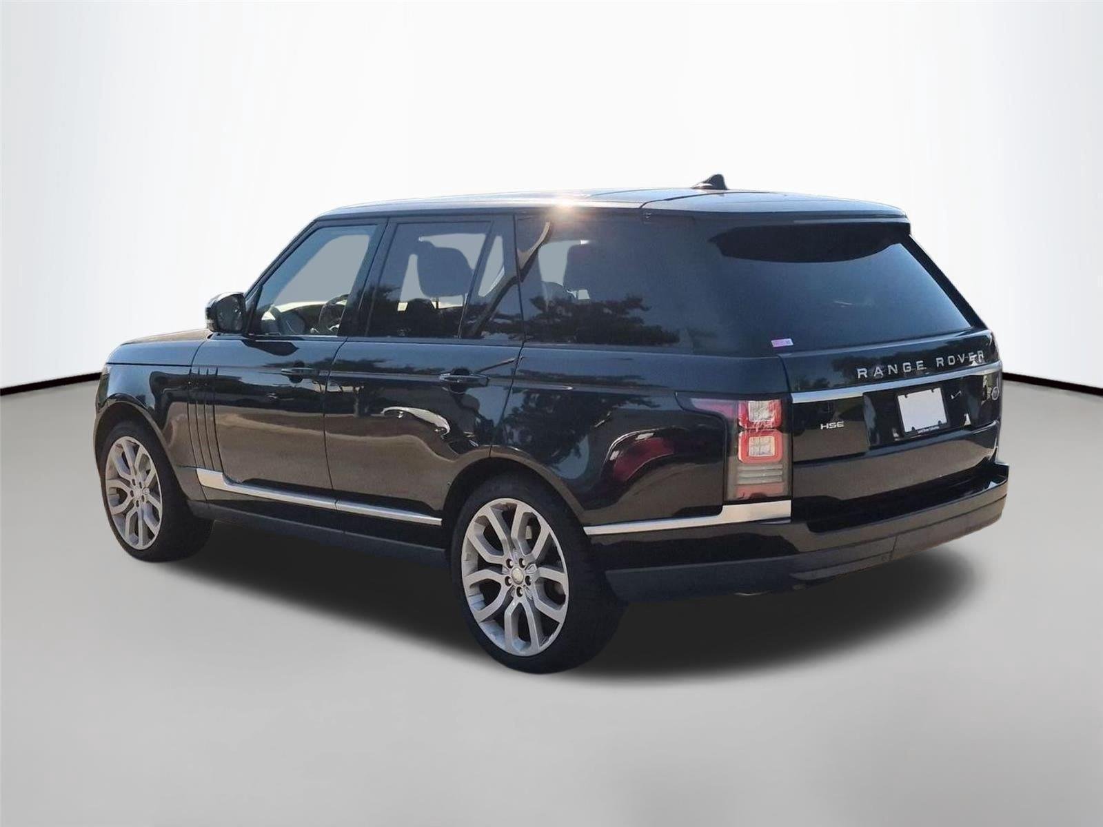 Used 2016 Santorini Black Land Rover HSE image 3