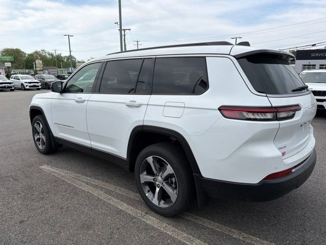 New 2026 Bright White Clear-Coat Exterior Paint Jeep Limited image 5
