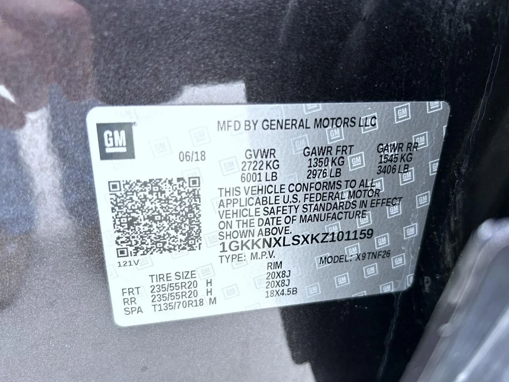 Used 2019 Silver GMC Denali image 28
