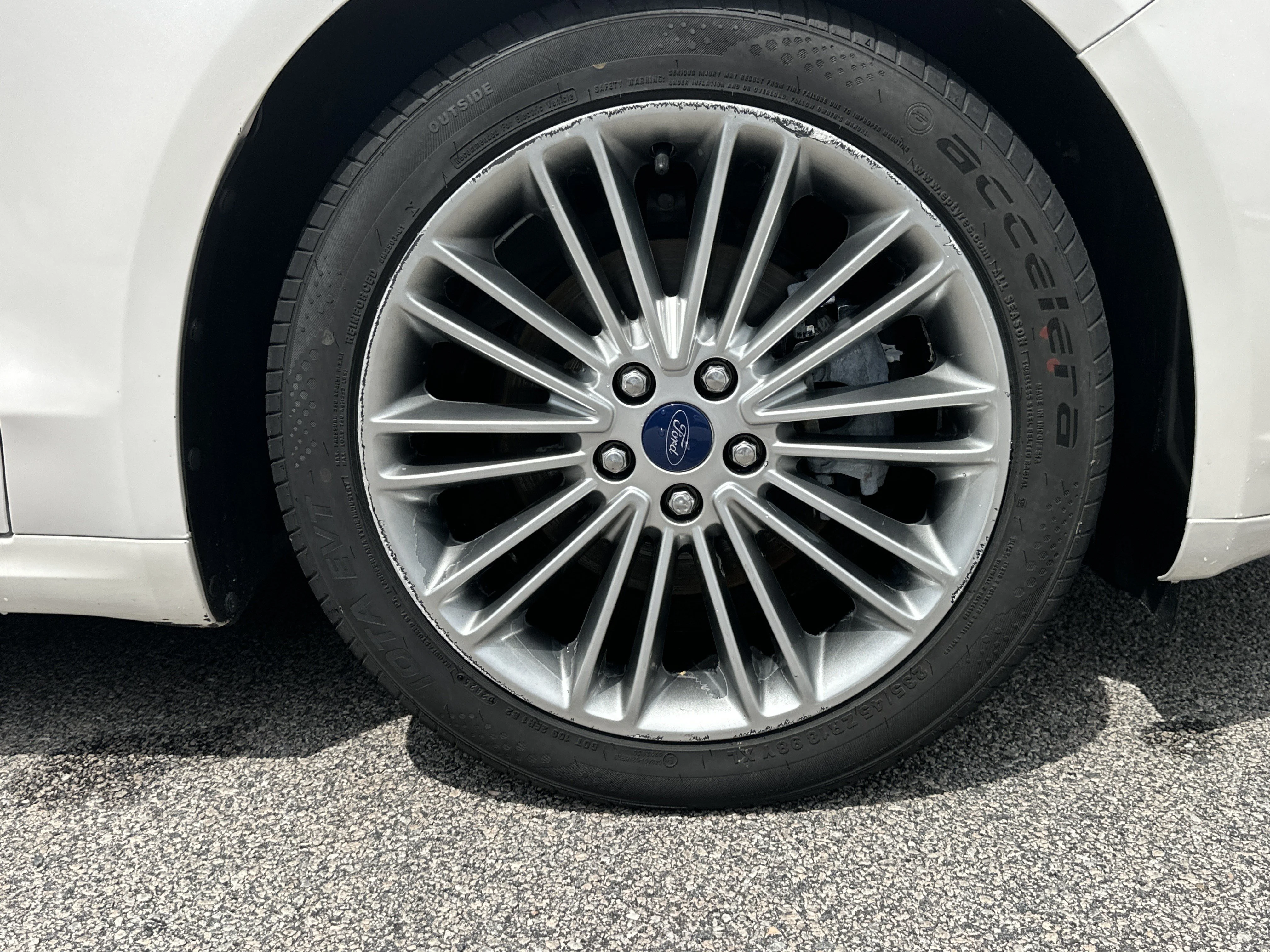 Used 2014 WHITE Ford SE image 12