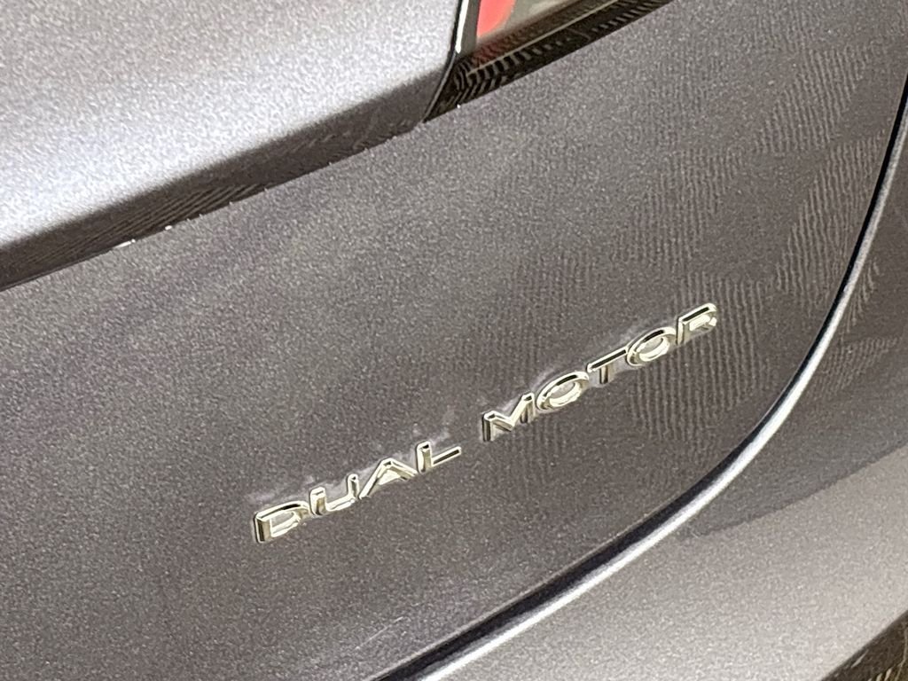 Used 2018  Tesla Performance image 25