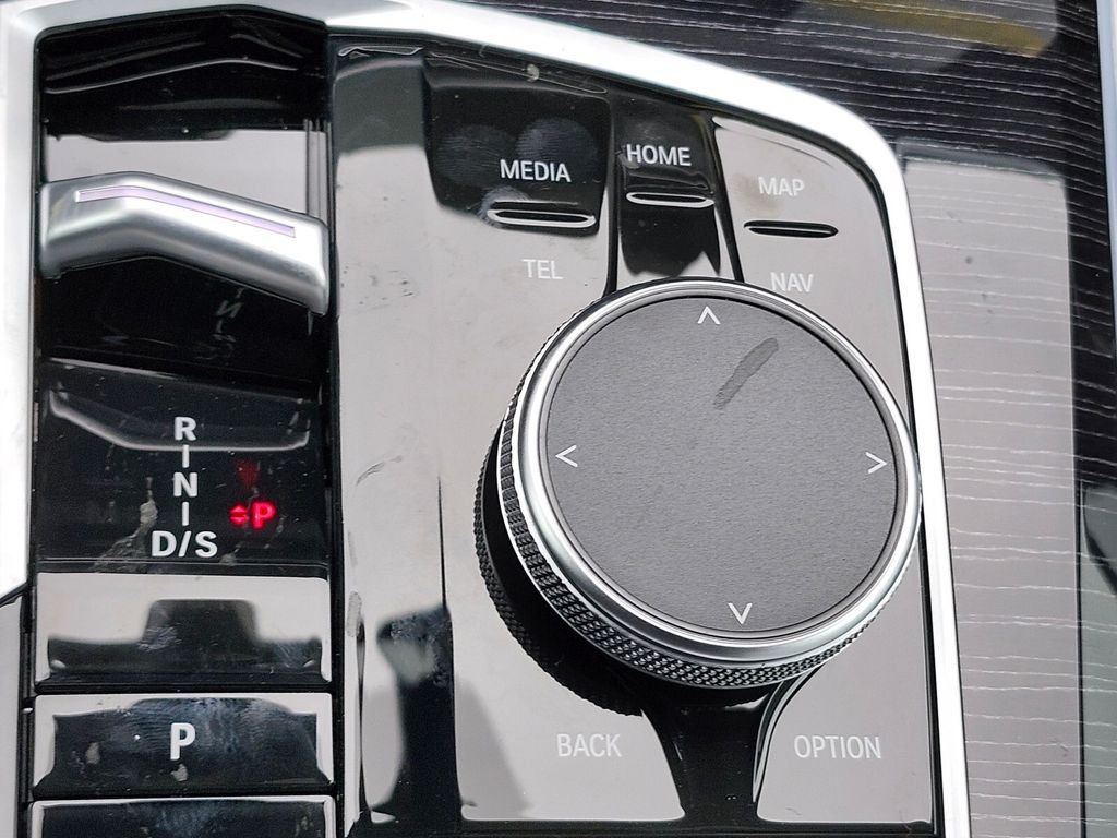 New 2026 Gray BMW xDrive40i image 21