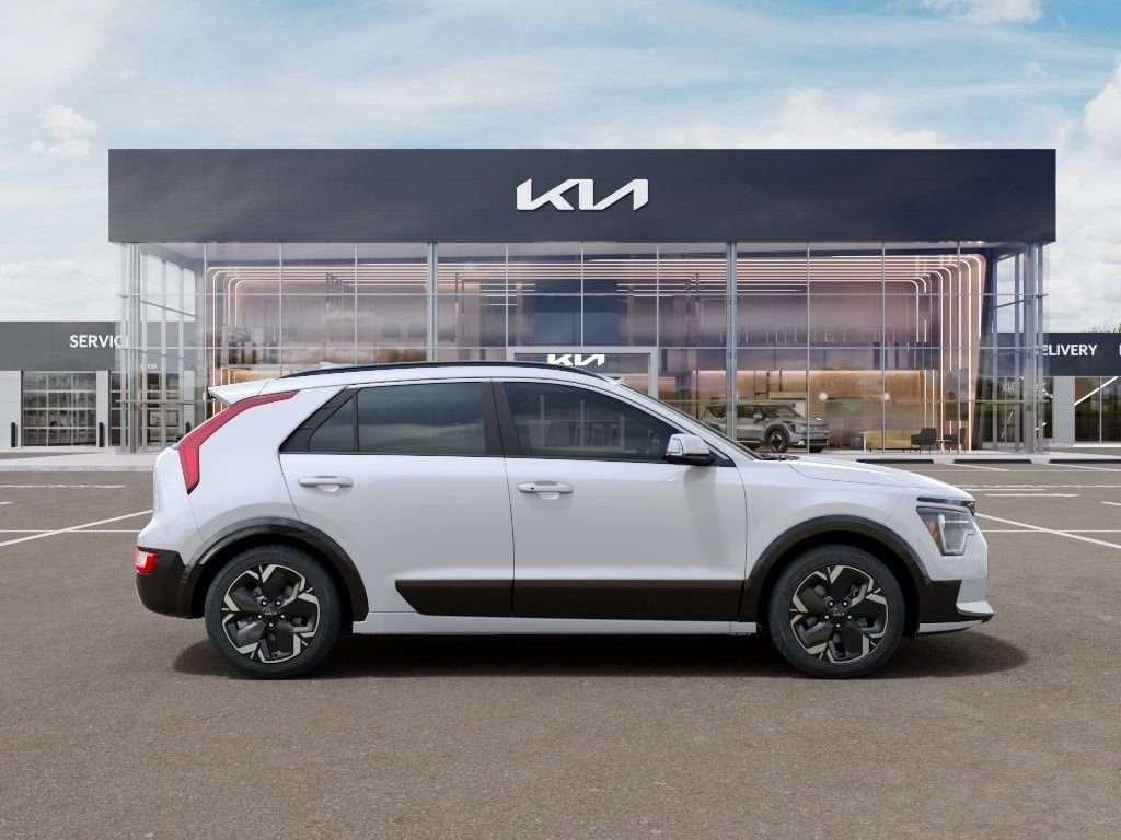 New 2026 Snow White Pearl Kia WIND image 2