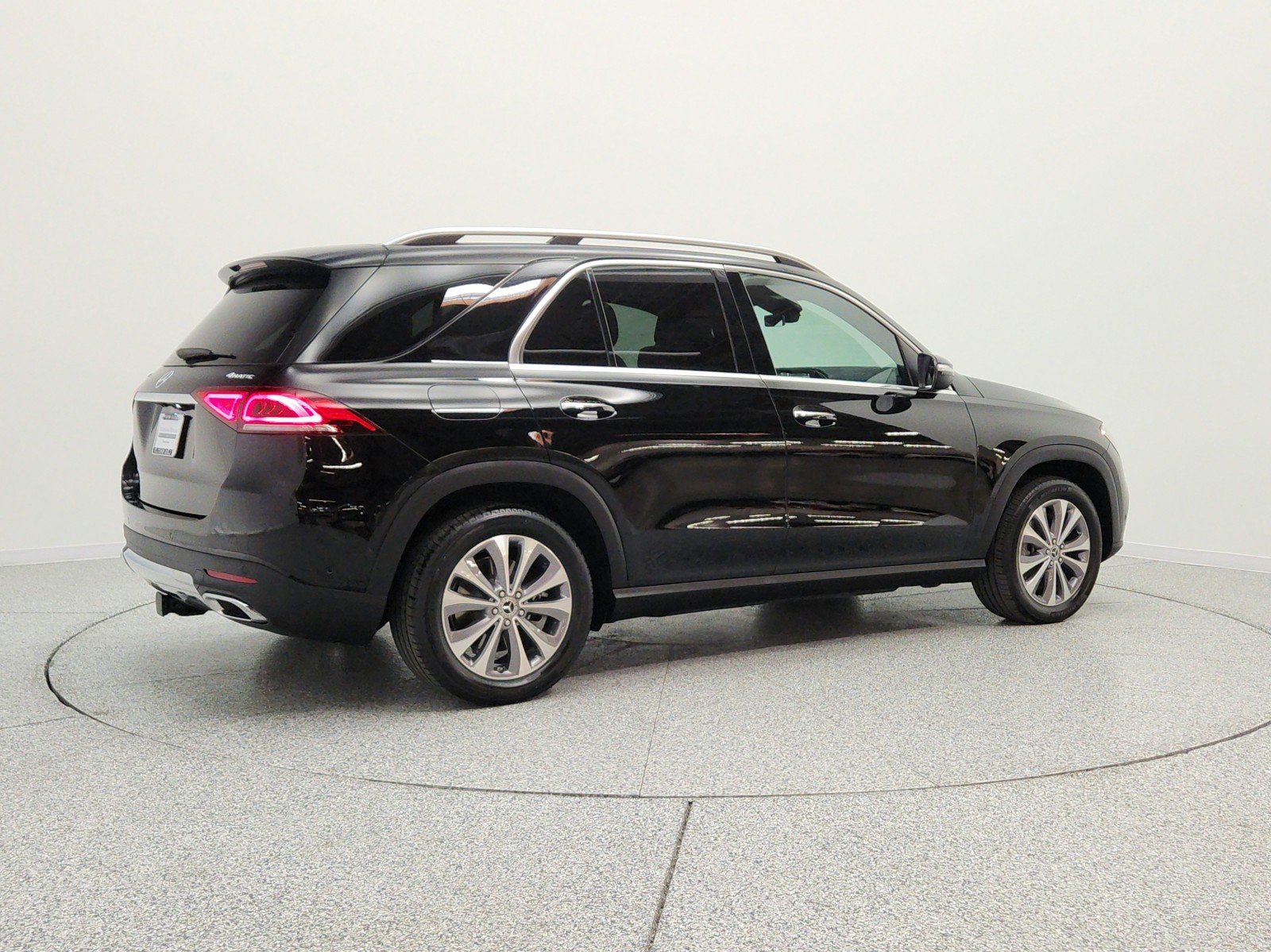 Used 2023 Black Mercedes-Benz GLE 450 4MATIC® SUV image 5