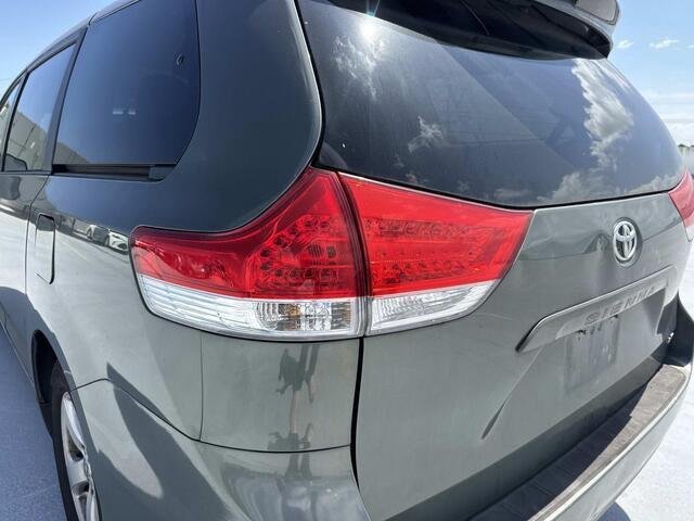 Used 2014 Cypress Pearl Toyota LE image 12