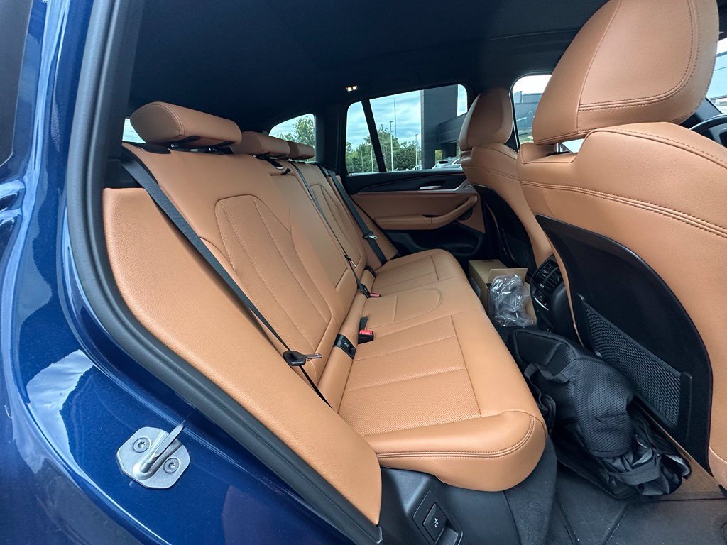 Used 2024 Blue Metallic BMW xDrive30i image 10