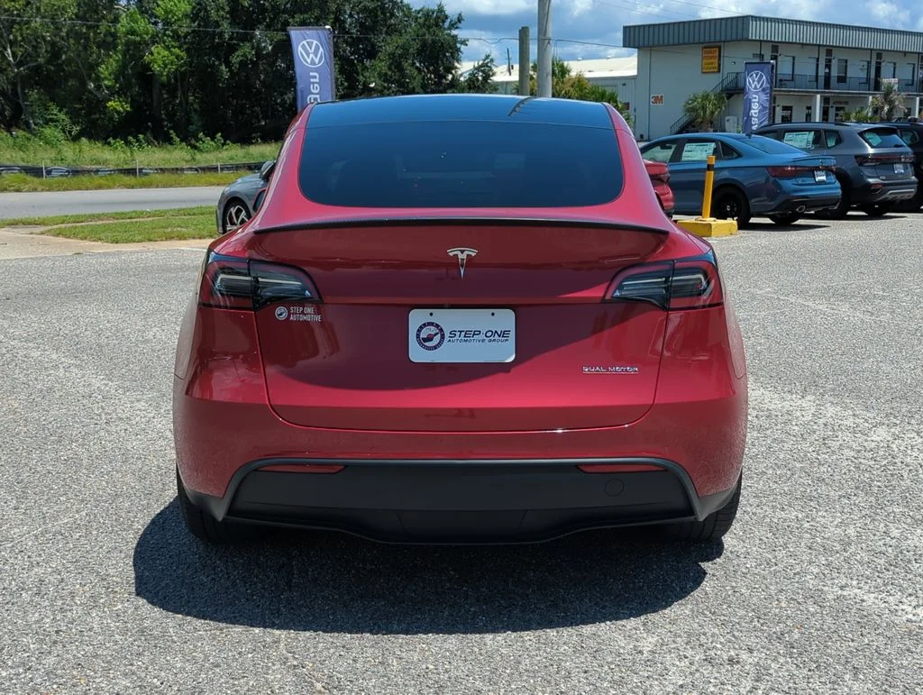 Used 2022  Tesla Performance image 6