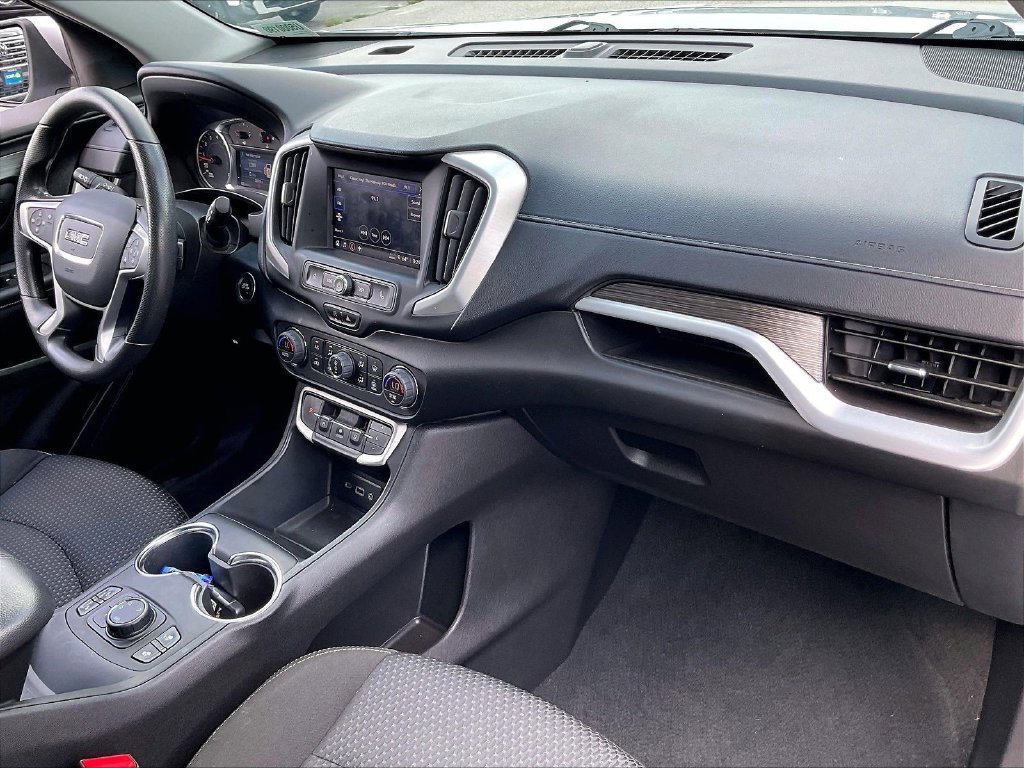 Used 2022 Silver GMC SLE image 13