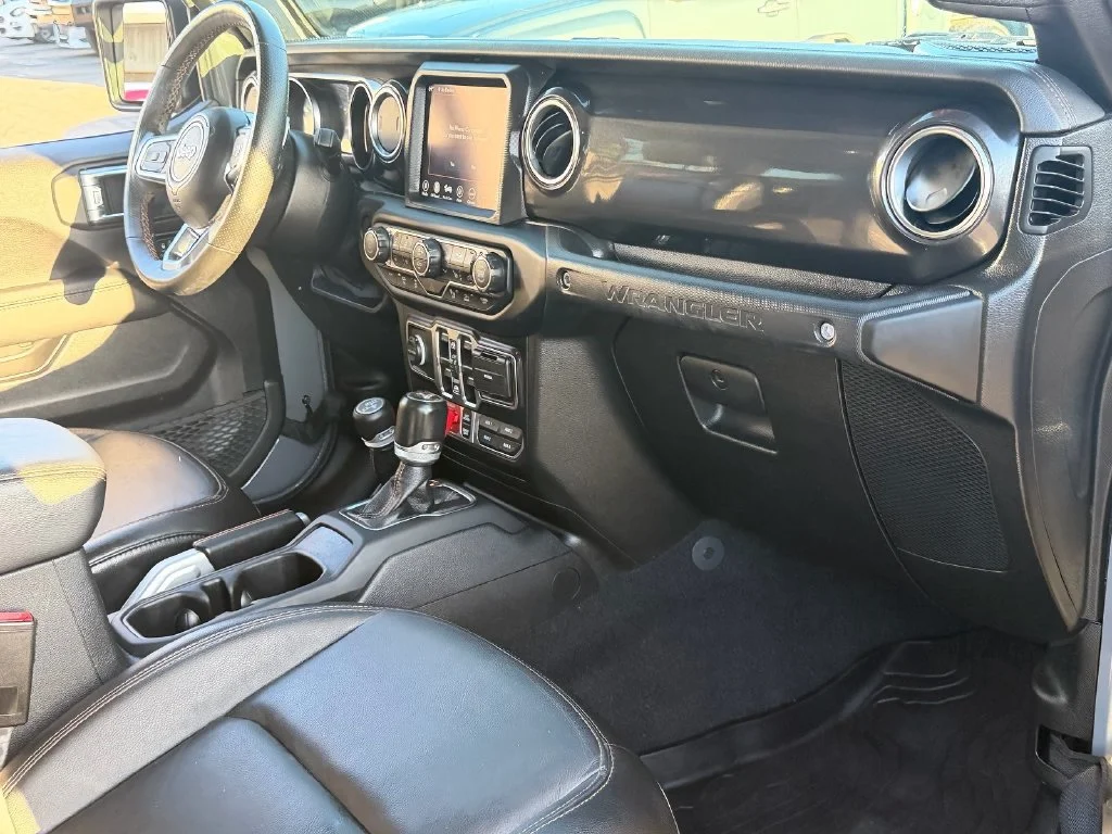 Used 2021 Gray Jeep Unlimited Rubicon 392 image 16