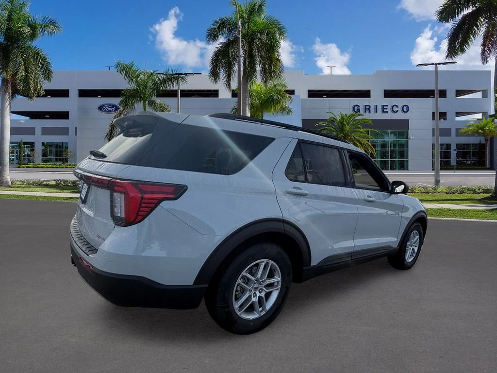 New 2027 White Ford 4DR RWD ACTIVE image 7
