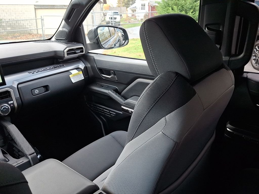 2025 Toyota Tacoma TRD Off Road - Photo 11