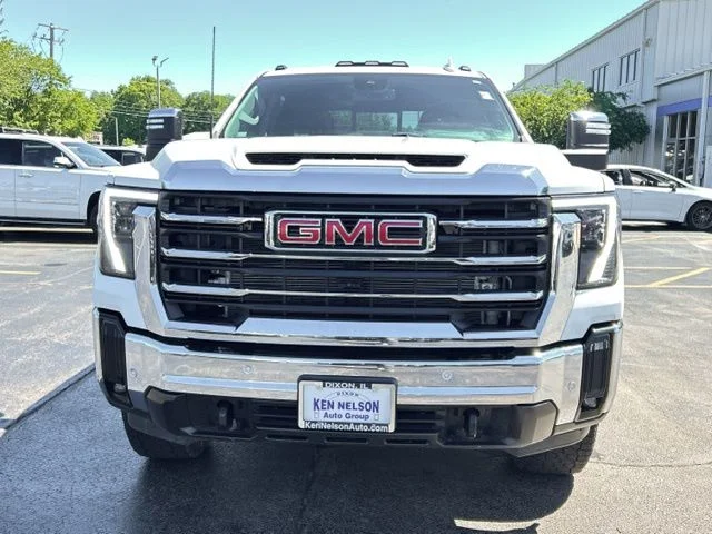 Used 2024 White GMC SLT image 2
