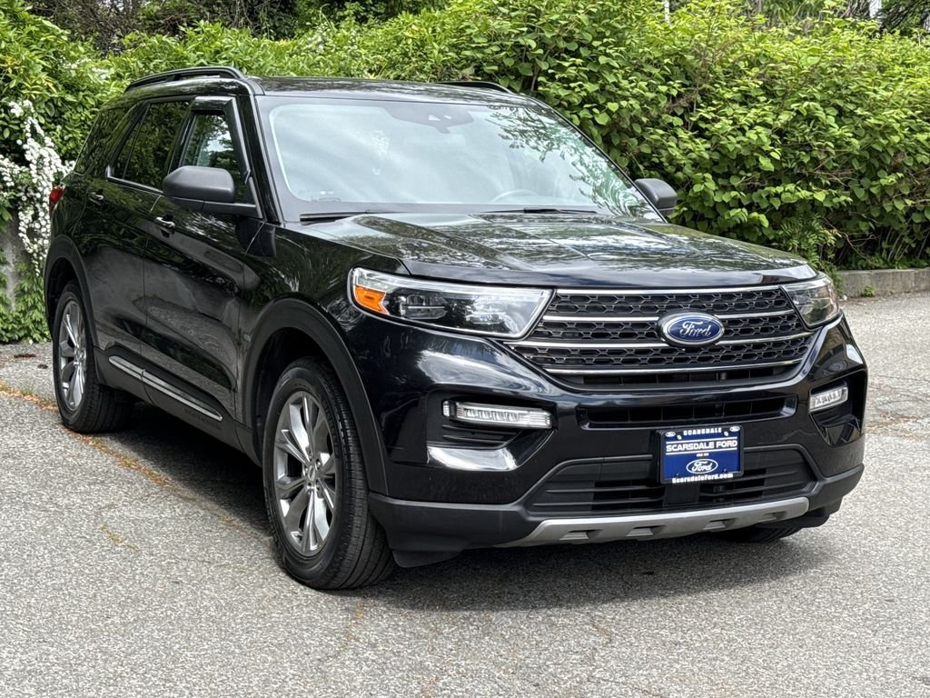 2022 Ford Explorer XLT 4WD's photo