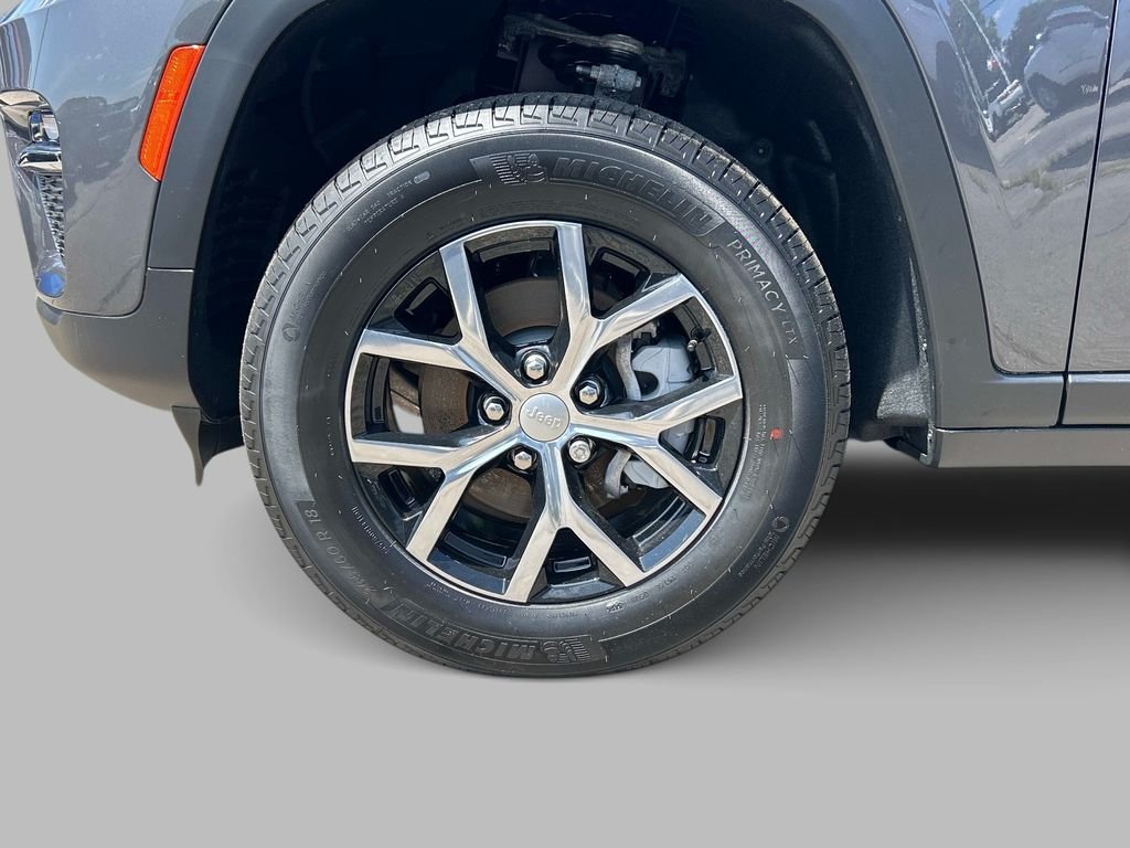 Used 2025 Gray Jeep Limited image 10