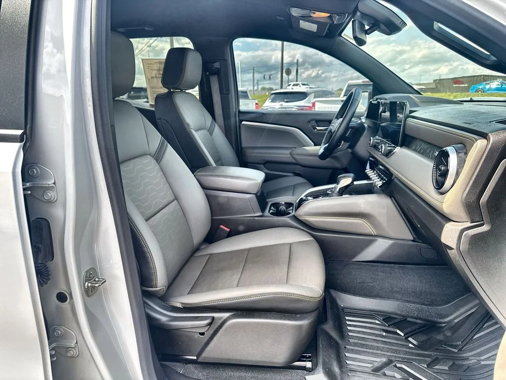 Used 2024 White Chevrolet ZR2 image 24