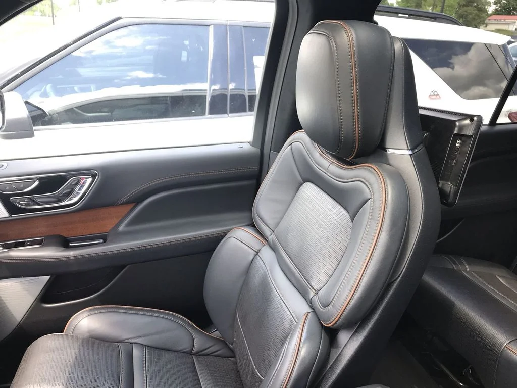 Used 2022 White Lincoln Black Label image 25