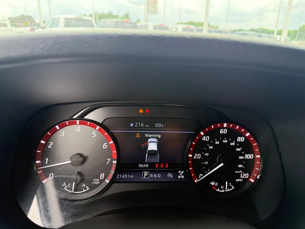 Used 2023 White Nissan PRO-4X image 15