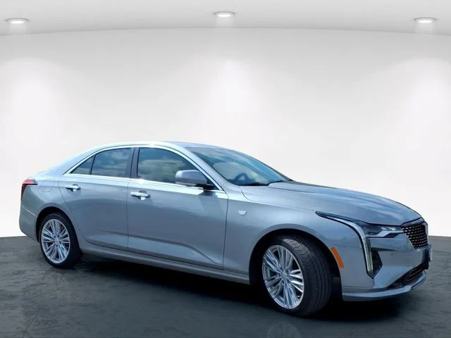 Used 2025 Silver Cadillac Premium Luxury image 5