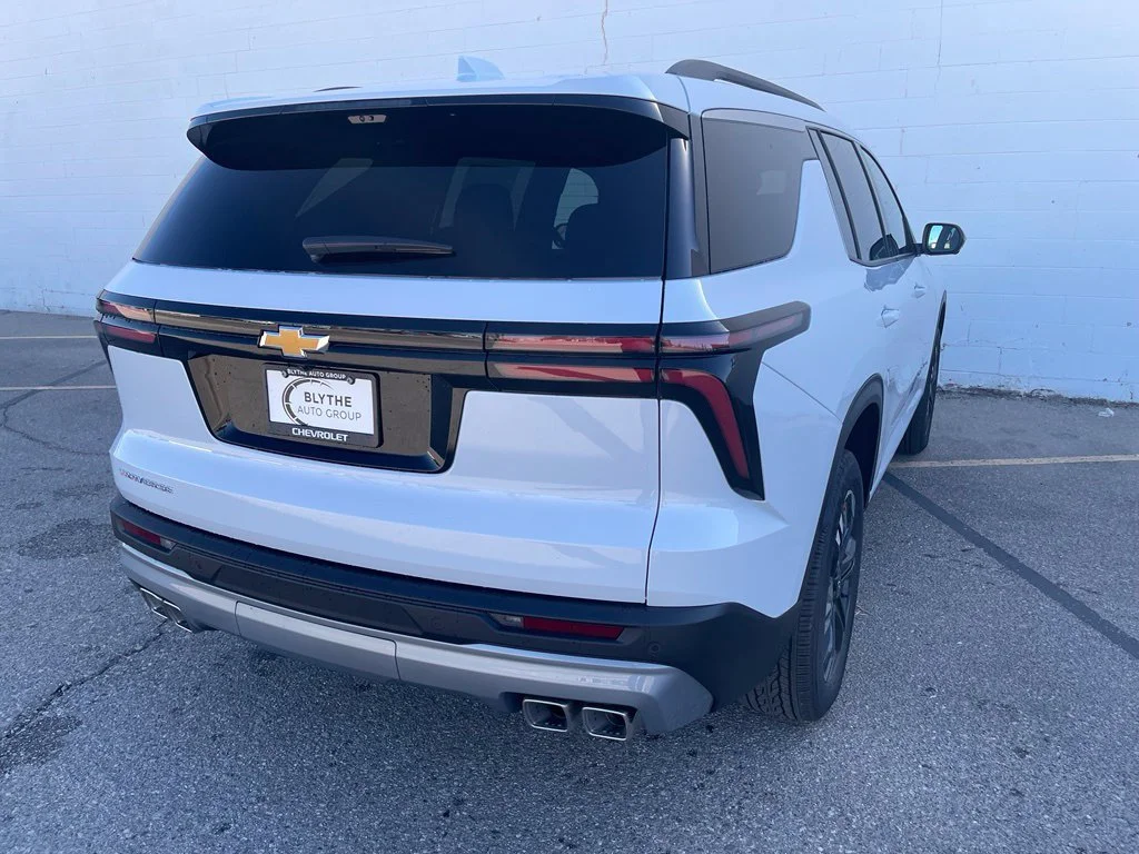 New 2027 Polar White Tricoat Chevrolet LT image 9
