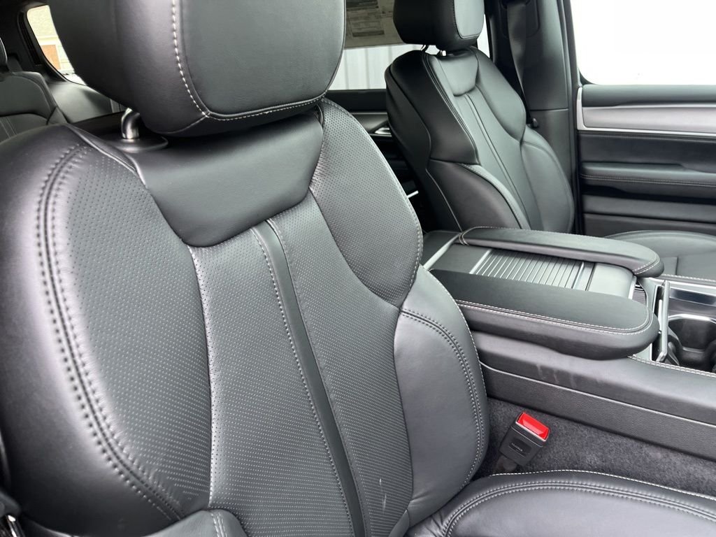 New 2026 High Gloss Black Exterior Paint Jeep Limited Reserve image 48