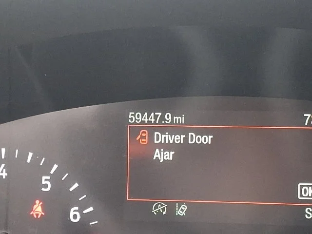 Used 2020 Green Ford SE image 19