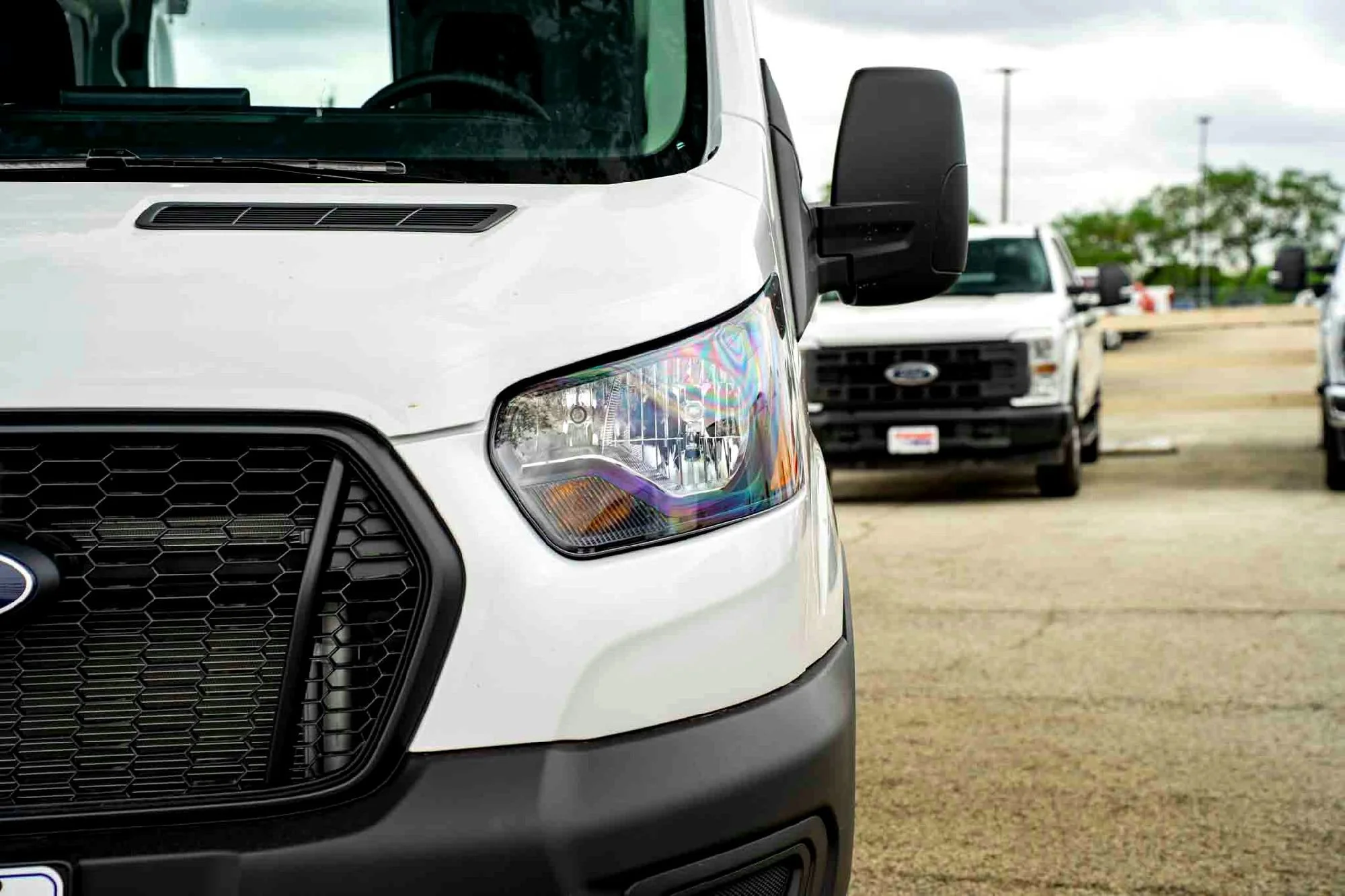 New 2026 Oxford White Ford  image 8