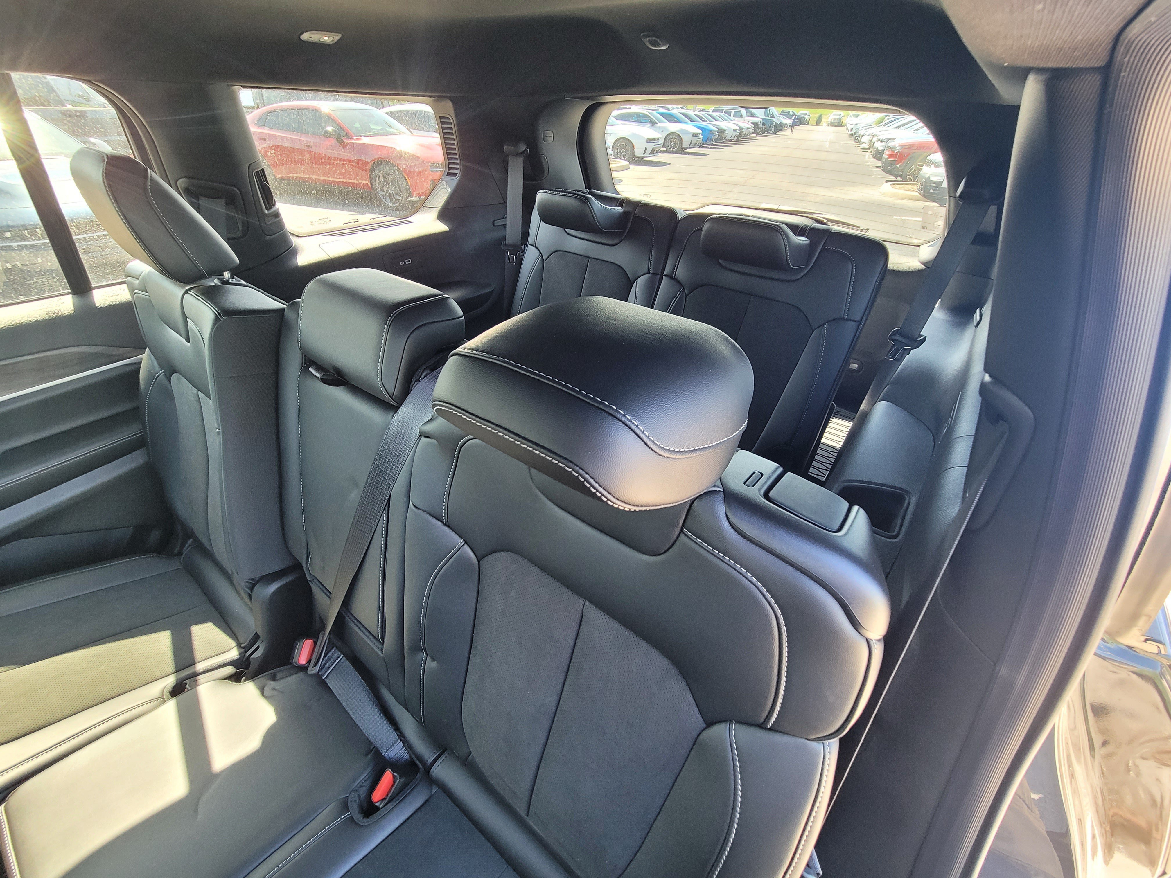 New 2026 Baltic Gray Metallic Clear-Coat Exterior Paint Jeep Laredo Altitude image 11