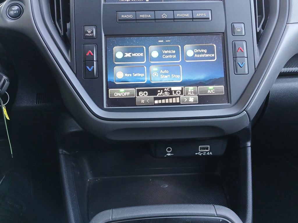 Used 2024 White Subaru  image 34
