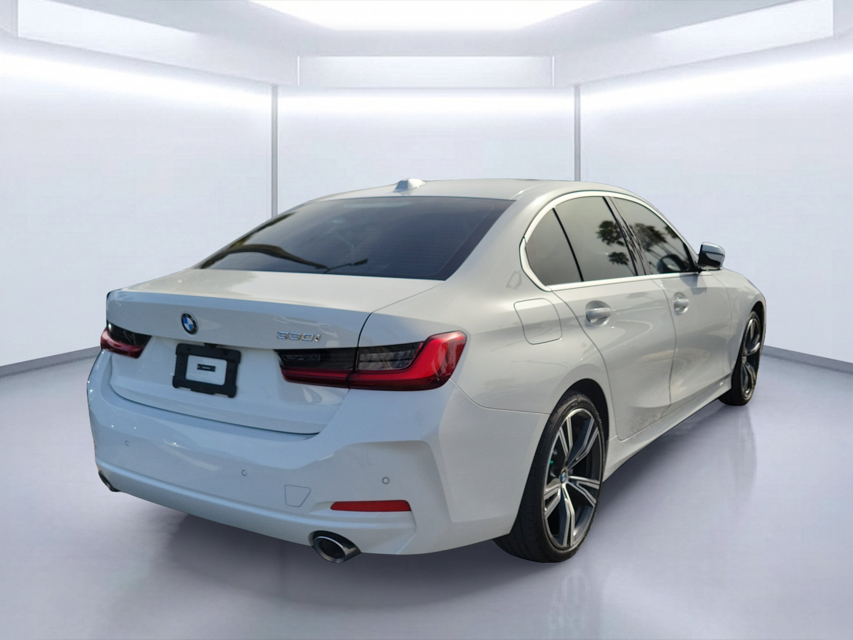 Used 2024 Alpine White BMW 330i Leather image 4