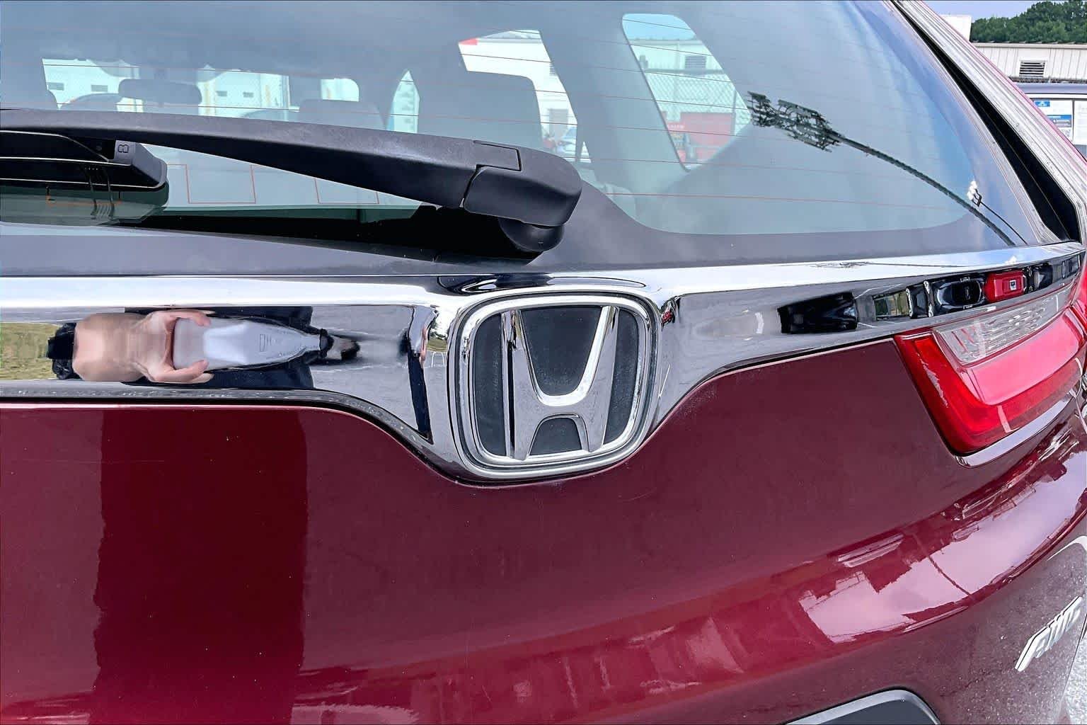 Used 2018 Basque Red Pearl II Honda LX image 31