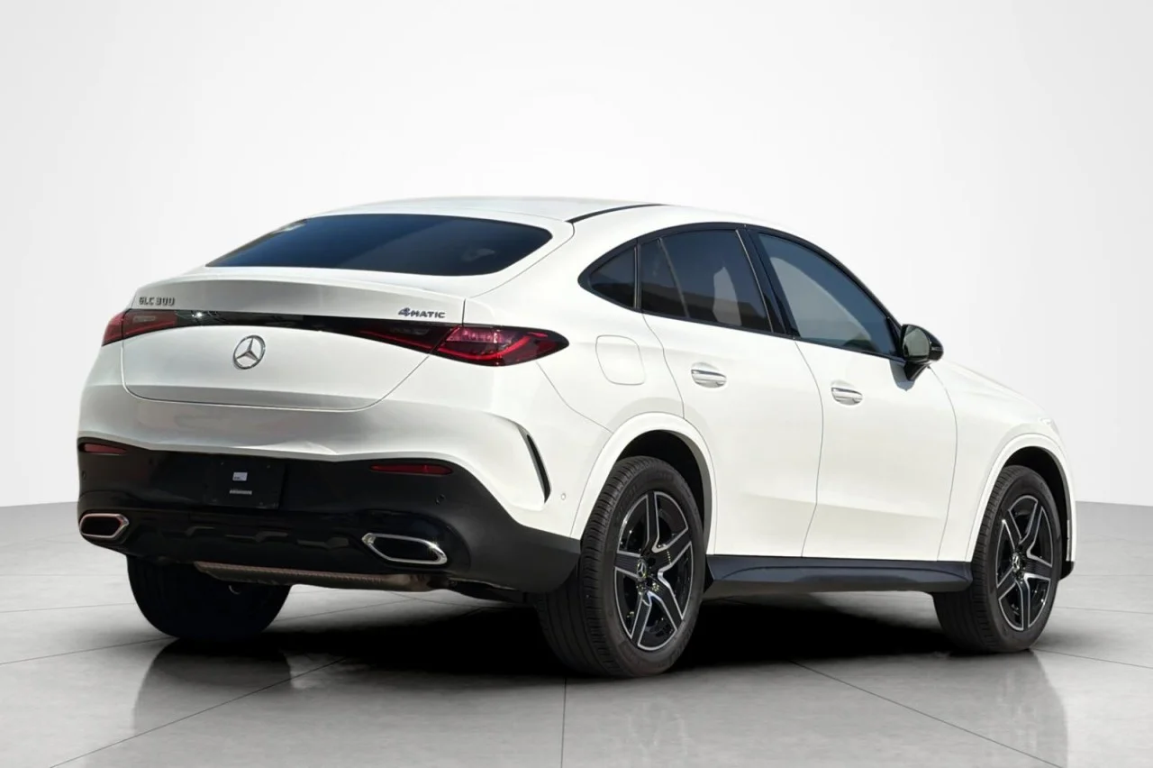 Certified Used 2024 Polar White Mercedes-Benz GLC 300 image 5